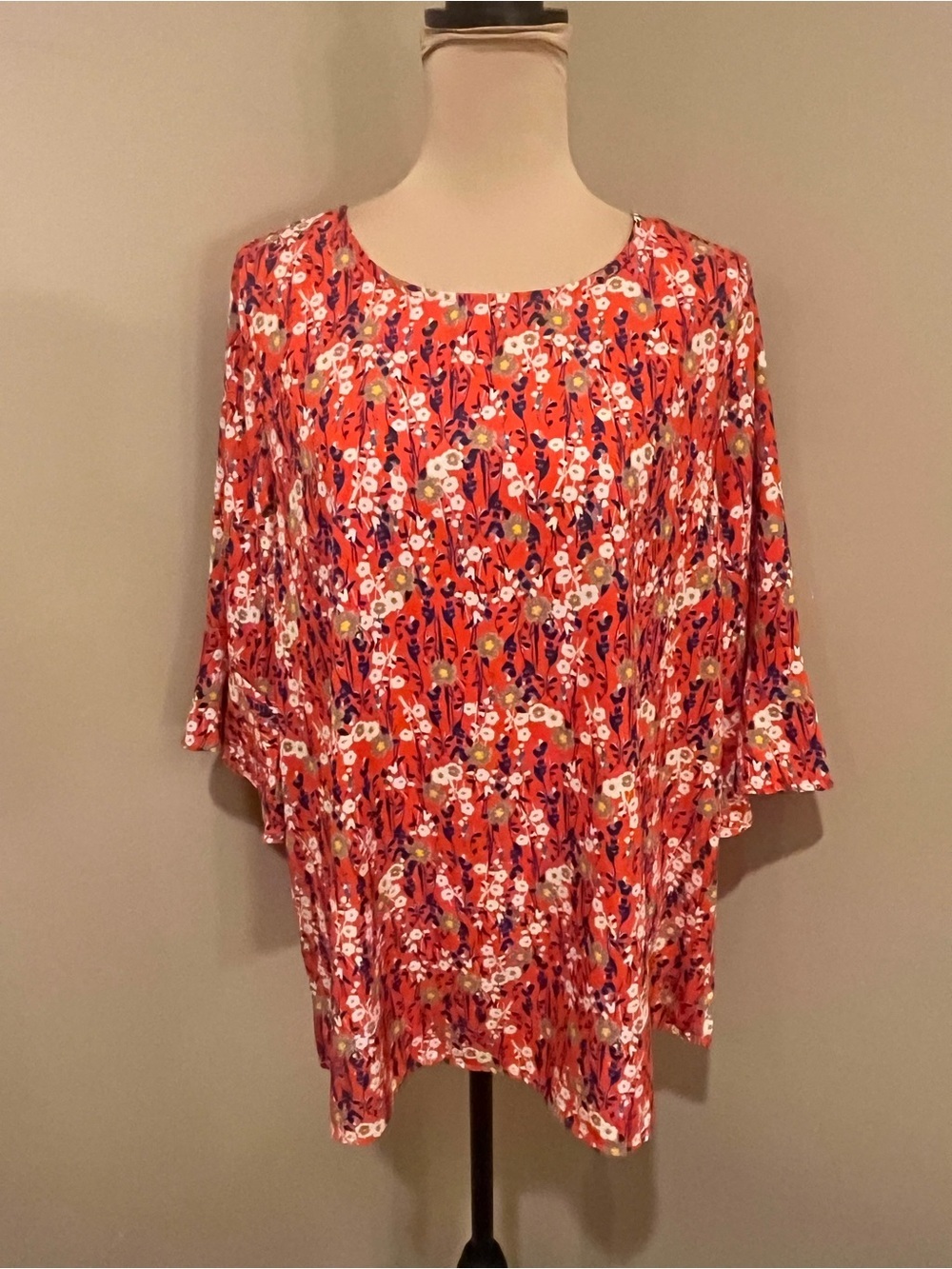 Hailey & Co Red Floral Scoop Neck Tunic 3/4 Sleeves, size L